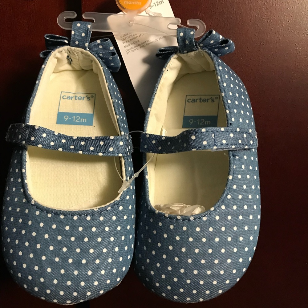 NWT Carter’s baby girl blue polka dot shoes 9-12 months